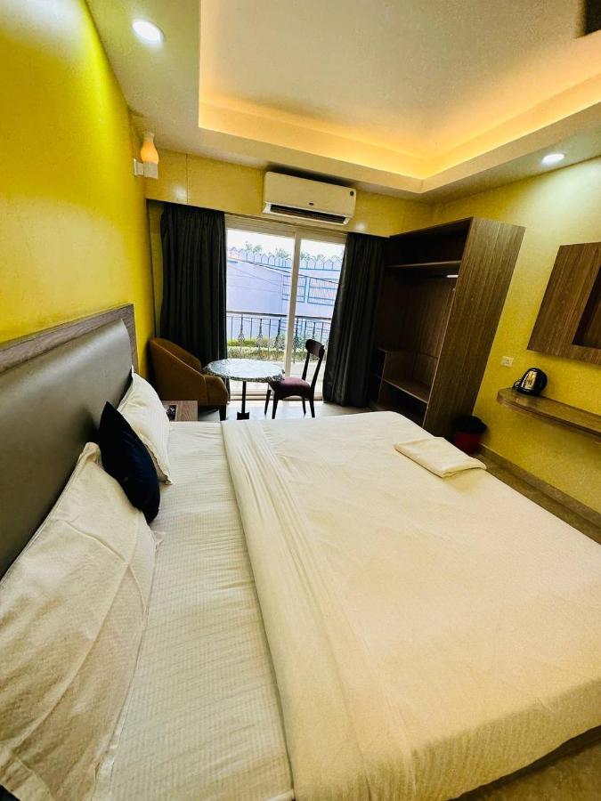 Royal Beach International Puri Esterno foto