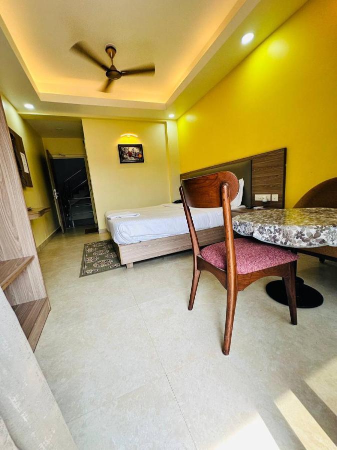 Royal Beach International Puri Esterno foto