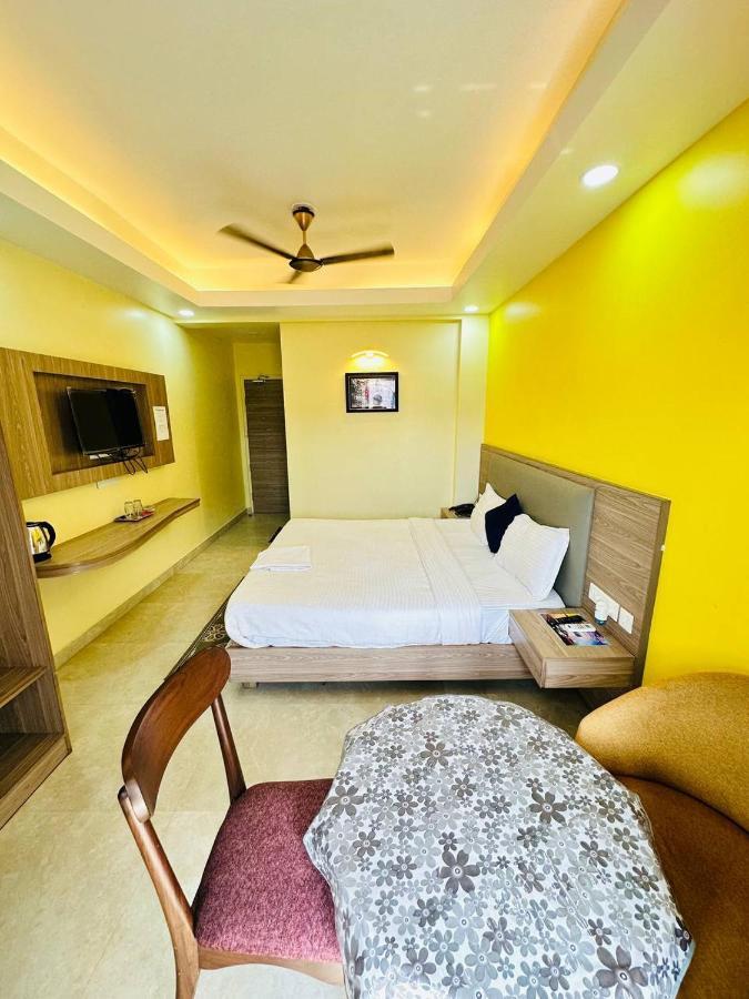 Royal Beach International Puri Esterno foto